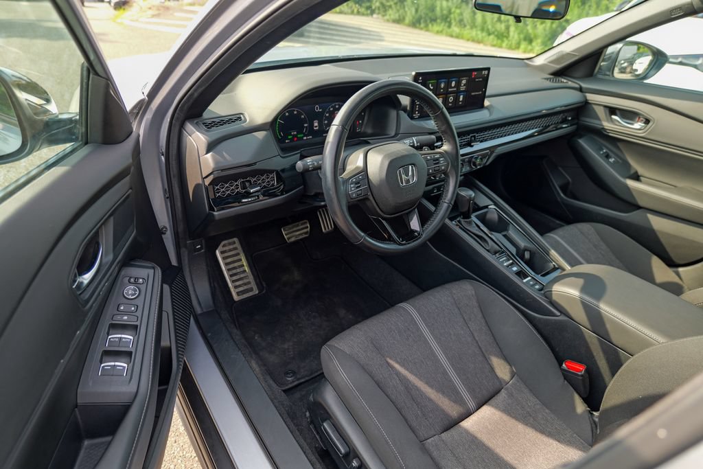 Used 2023 Honda Accord Sport image 16