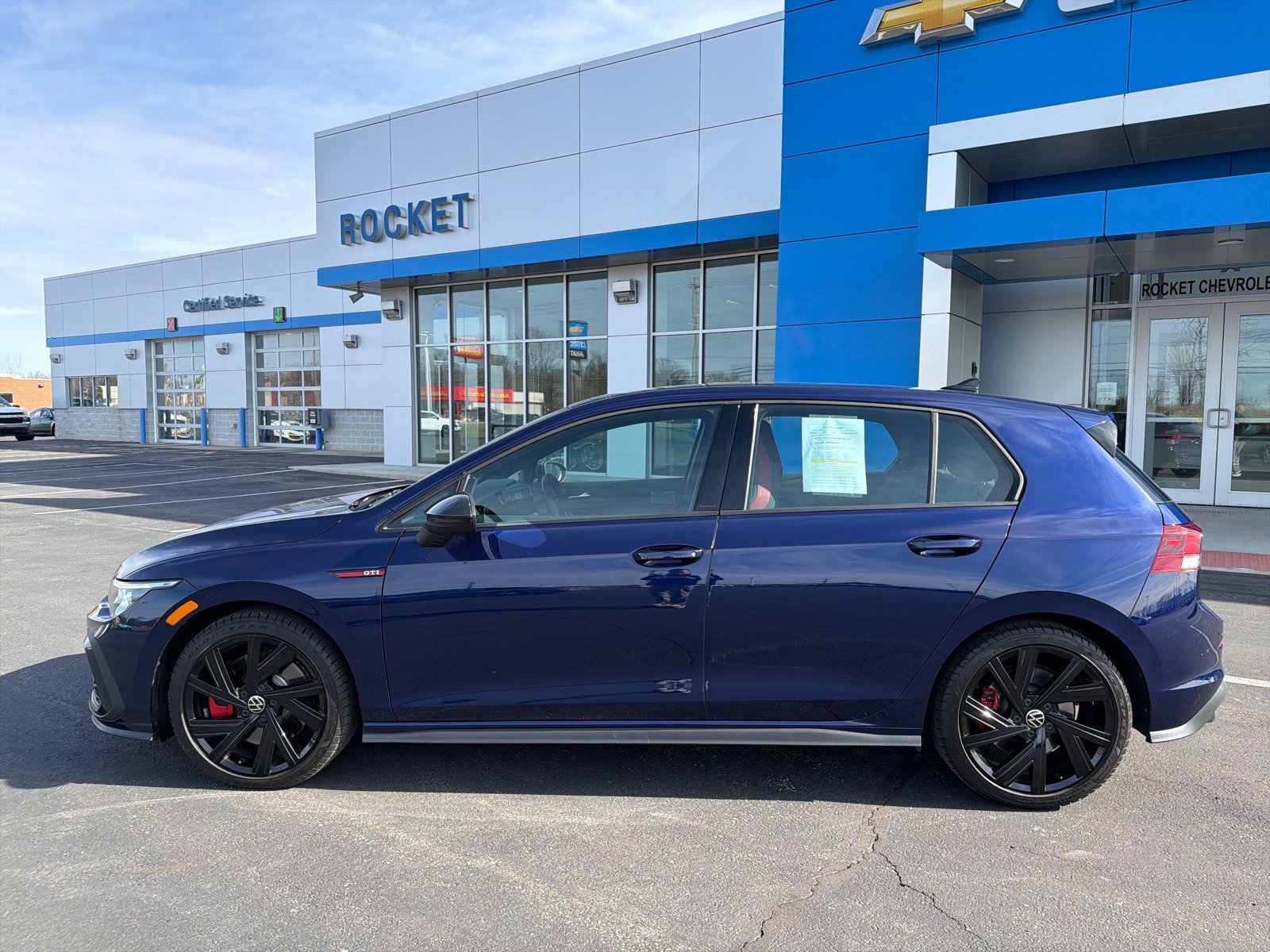 Used 2022 Volkswagen GTI SE FWD image 8