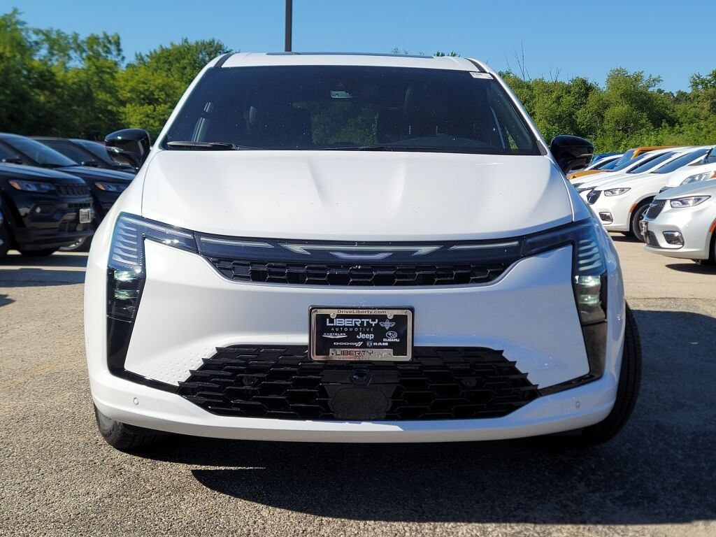 New 2027 Chrysler Pacifica Select w/ Family Tech Group AWD/4WD image 4
