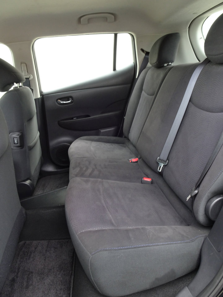 Used 2014 Nissan Leaf SV w/ LED & Quick Charge Package image 11