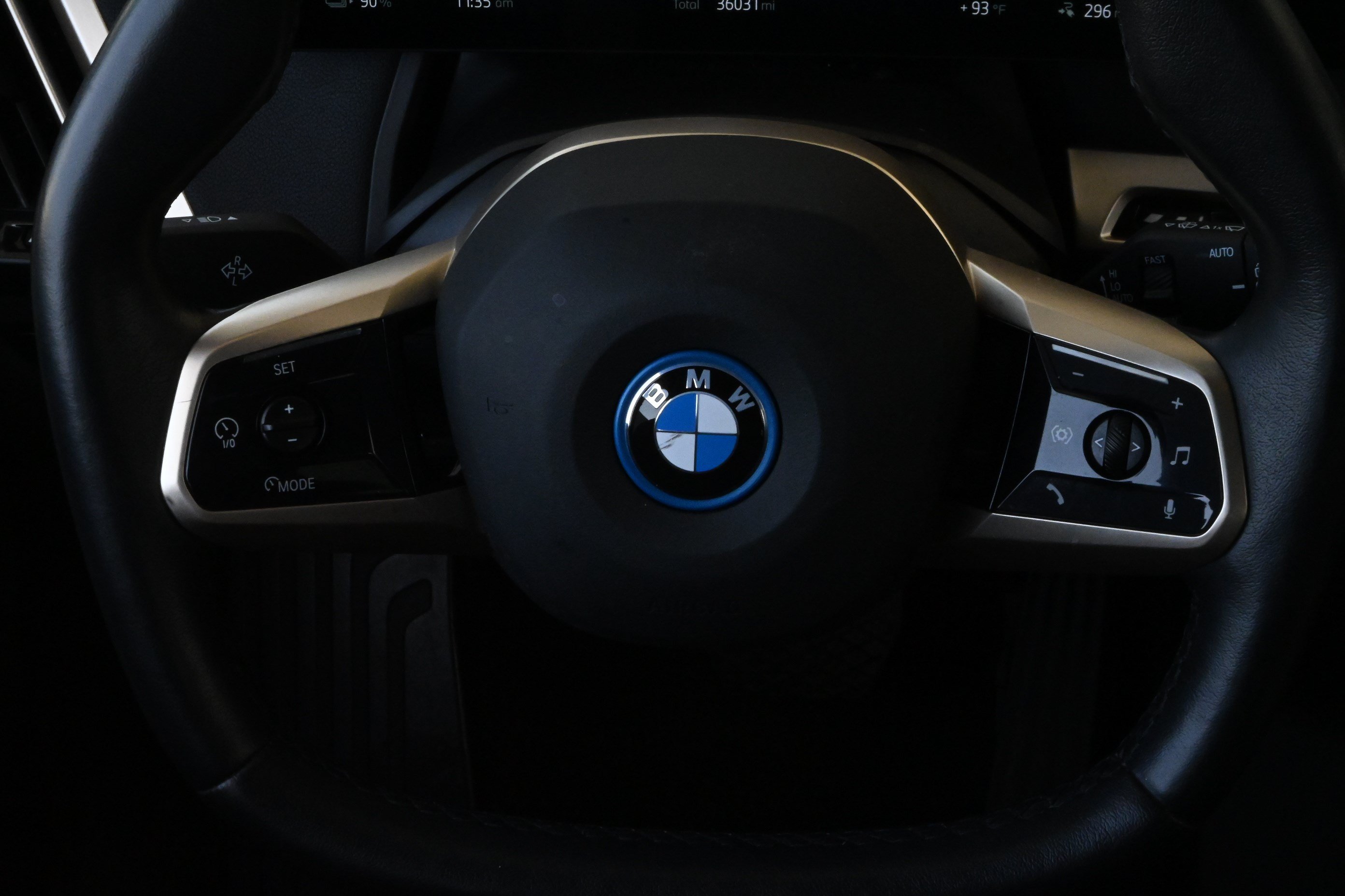 Used 2024 BMW iX xDrive50 w/ Premium Package AWD/4WD image 31