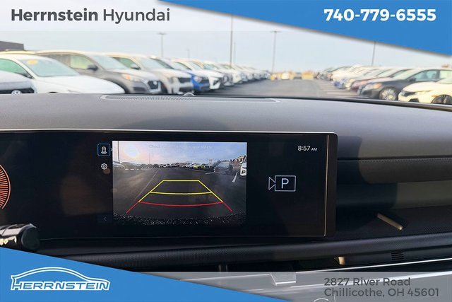 Certified 2025 Hyundai Santa Cruz SE image 17