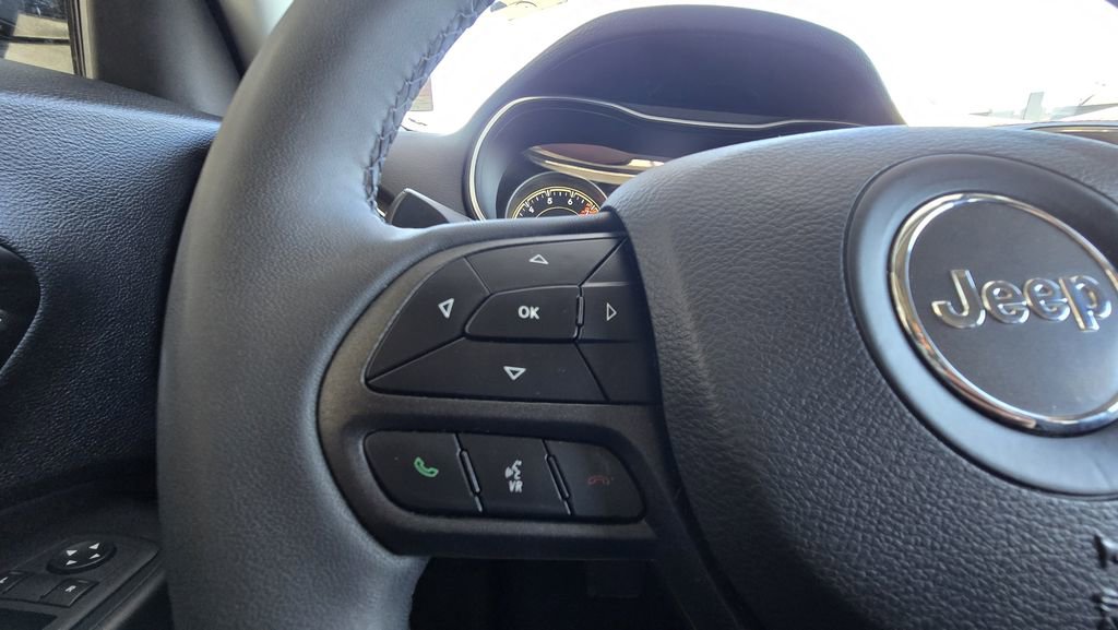 Used 2022 Jeep Cherokee Trailhawk w/ Premium Leather Package image 17