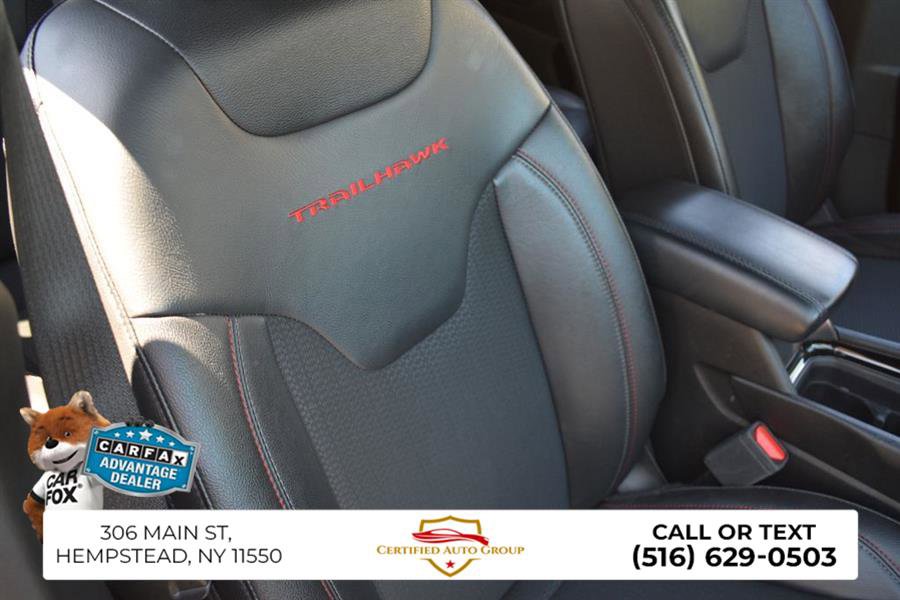 Used 2025 Jeep Compass Trailhawk AWD/4WD image 24
