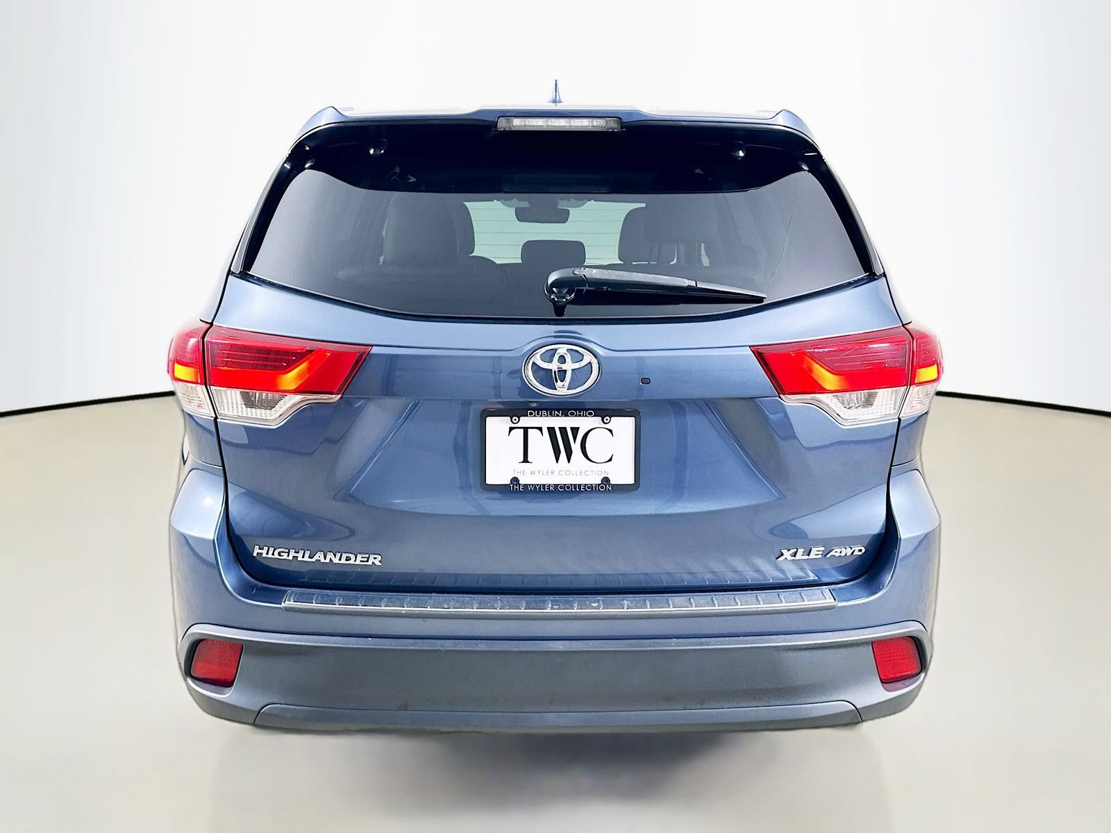 Used 2019 Toyota Highlander XLE AWD/4WD image 6