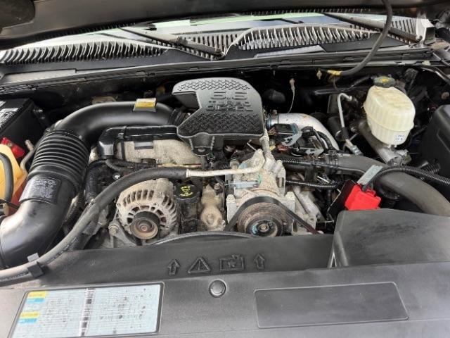 Used 2005 Chevrolet Silverado 3500 LT w/ Heavy-Duty Power Package image 11