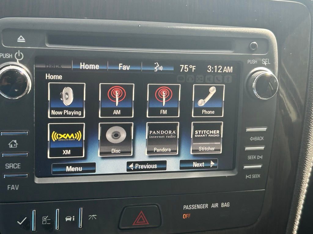 Used 2017 Chevrolet Traverse LT w/ Style and Technology Package image 16