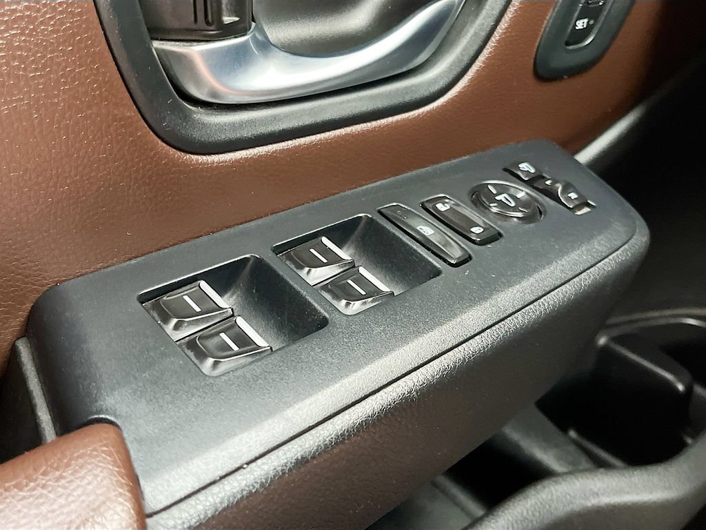 Used 2025 Honda Pilot Elite image 18