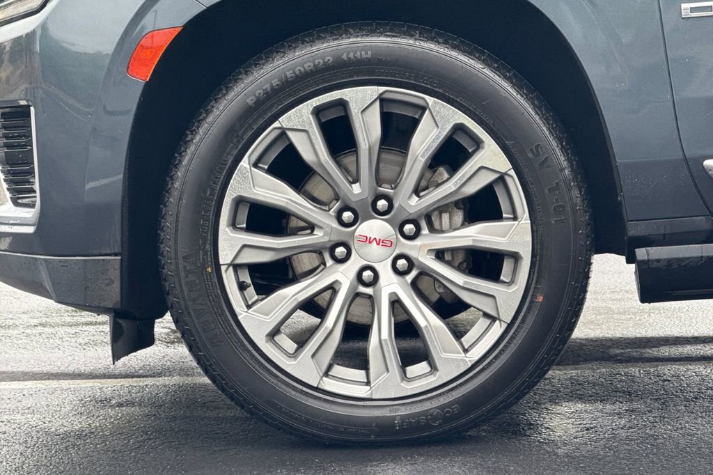 Used 2021 GMC Yukon Denali w/ Denali Premium Package image 15