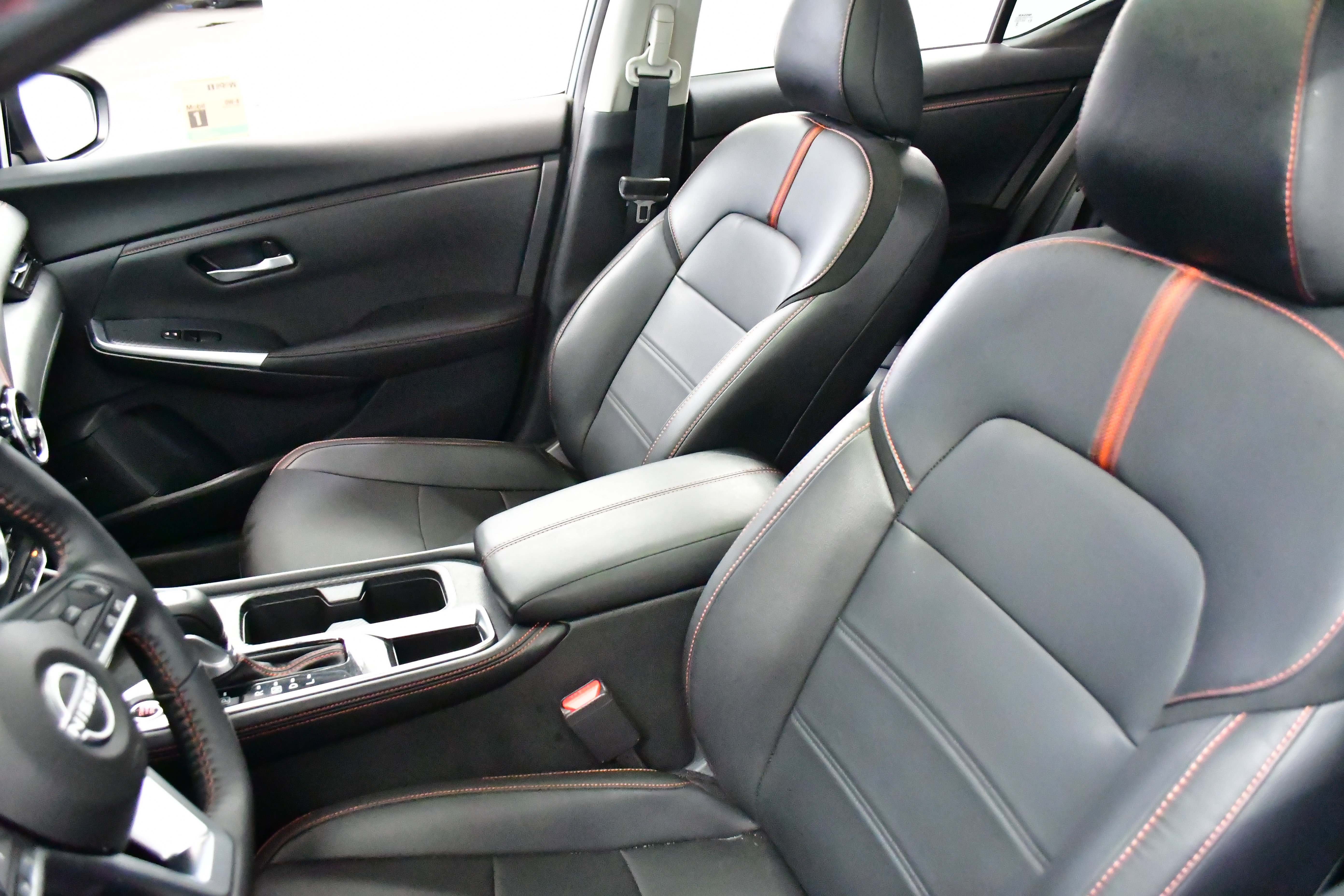 Used 2025 Nissan Sentra SR w/ SR Premium Package image 9