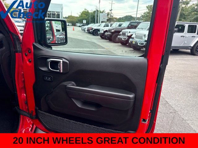Used 2024 Jeep Wrangler Unlimited w/ Convenience Group AWD/4WD image 25