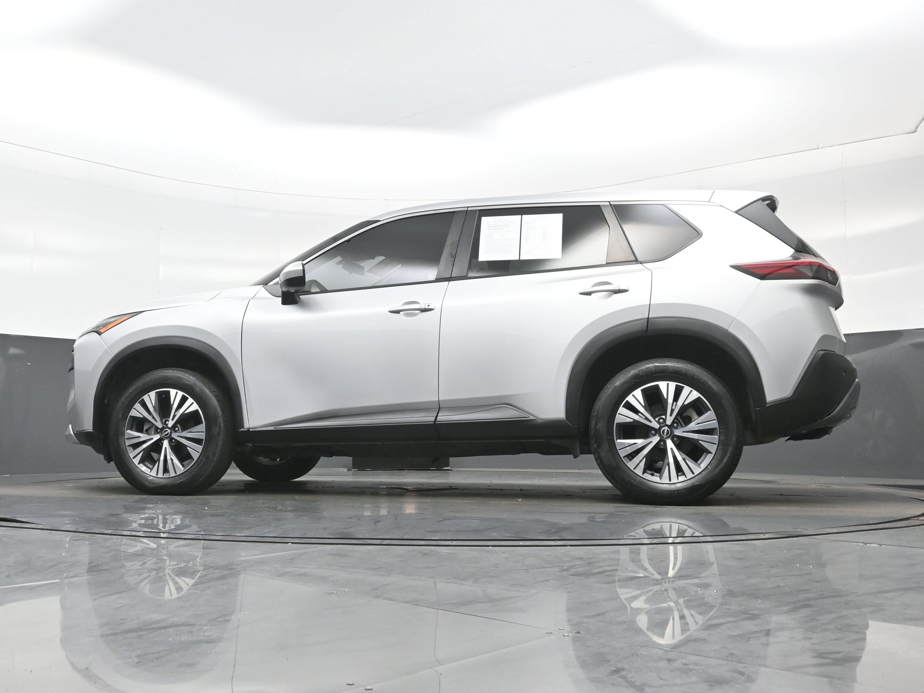 Used 2023 Nissan Rogue SV AWD/4WD image 28