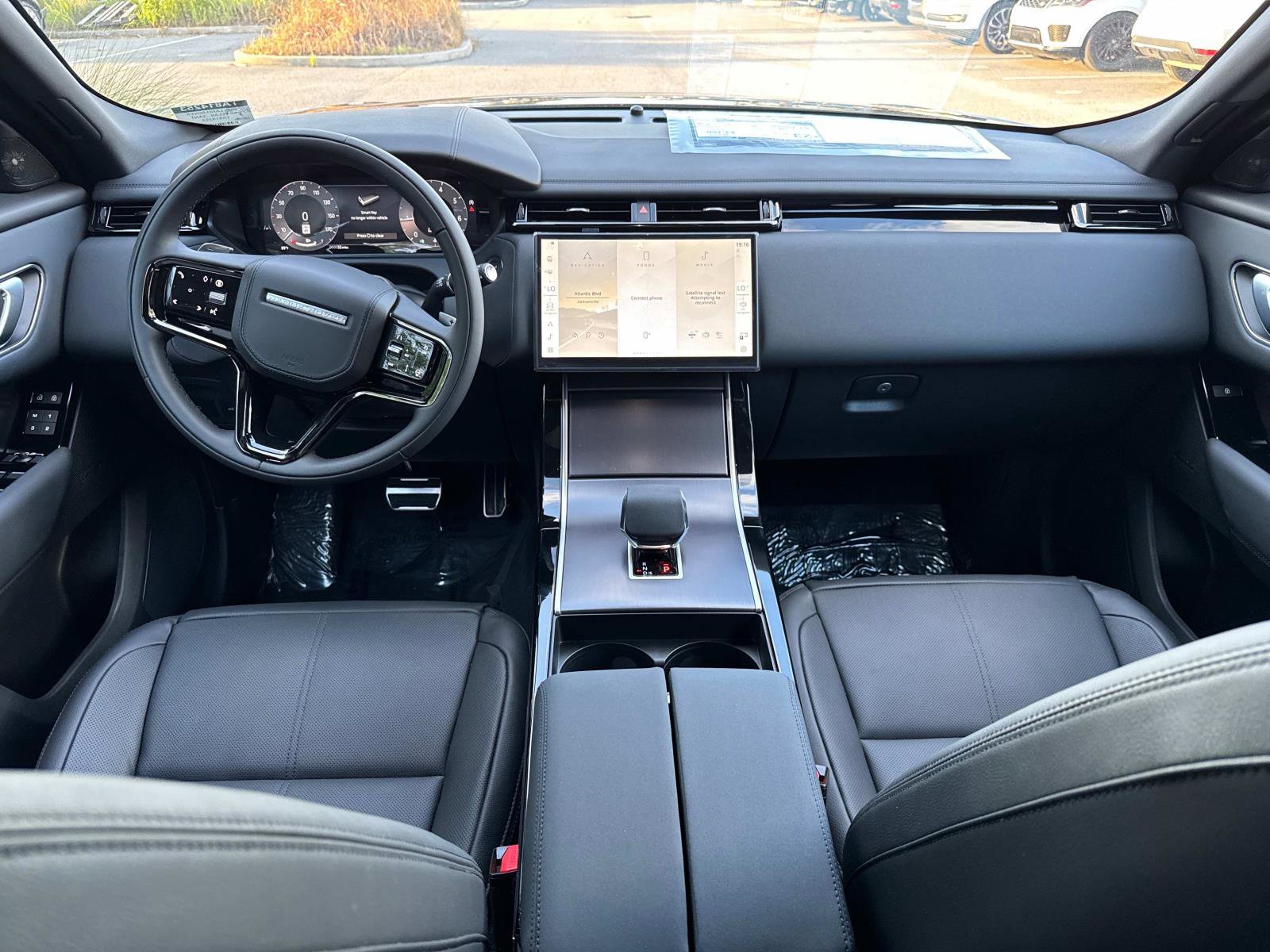 New 2026 Land Rover Range Rover Velar Dynamic SE image 16