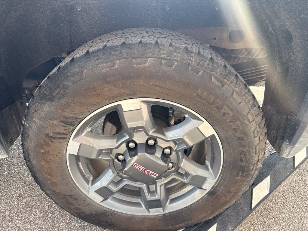 Certified 2025 GMC Sierra 2500 SLT AWD/4WD image 8
