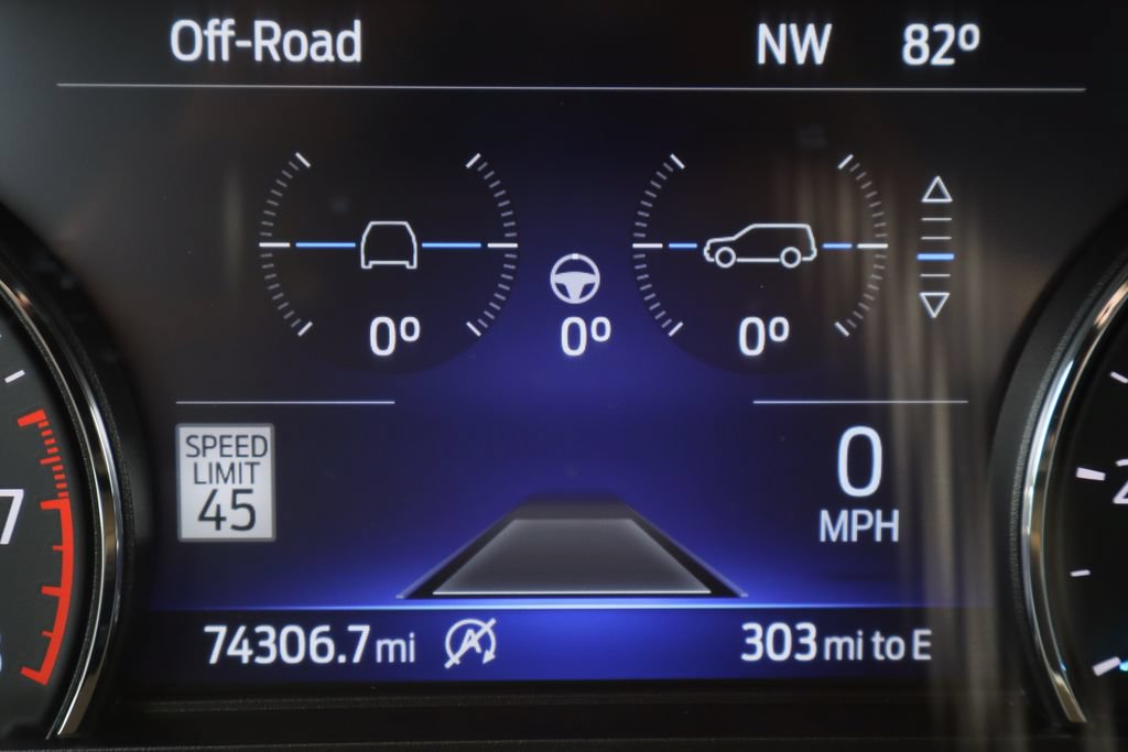 Used 2021 Ford Explorer XLT w/ Equipment Group 202A AWD/4WD image 14