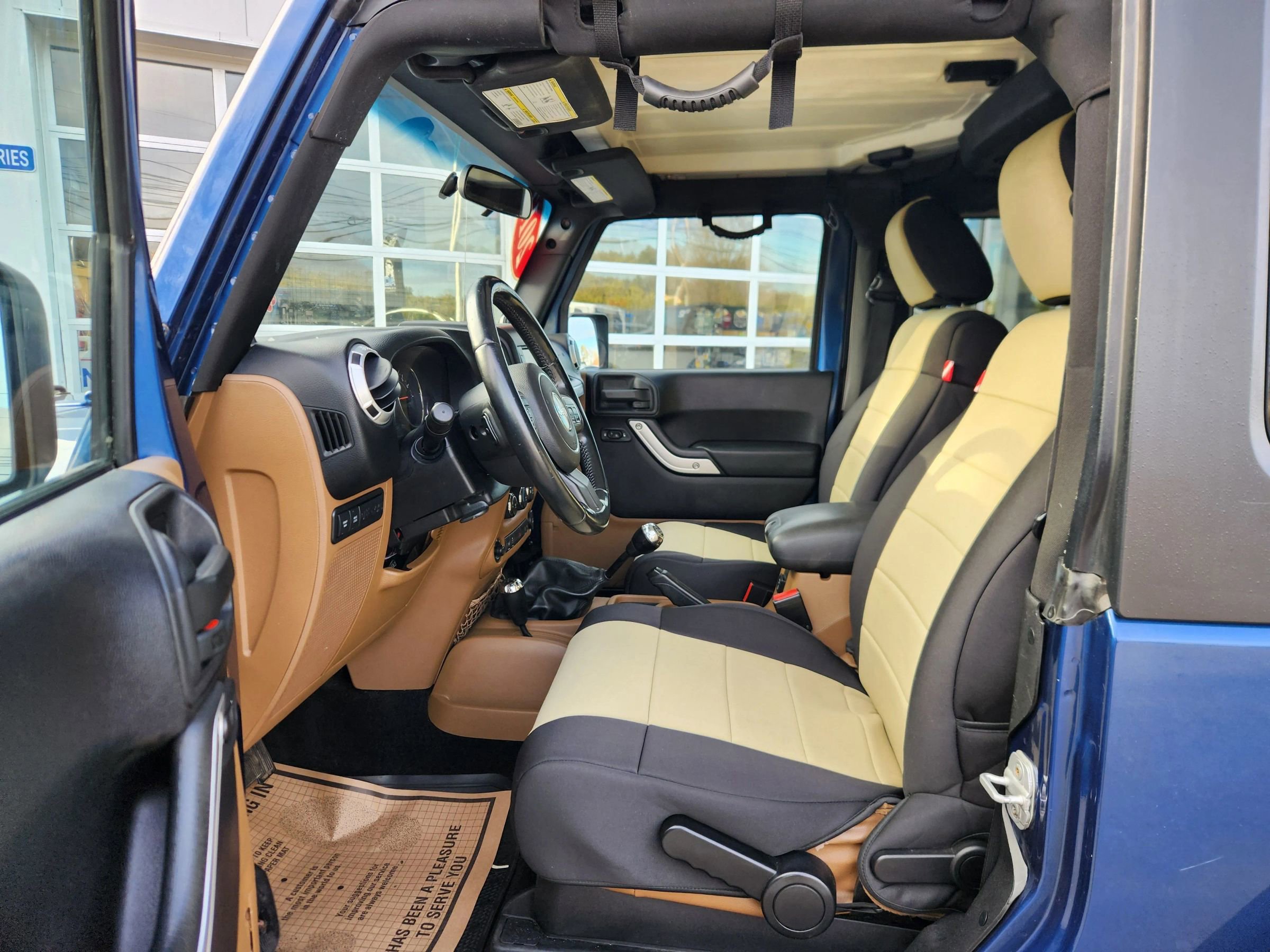 Used 2012 Jeep Wrangler Rubicon w/ Dual Top Group image 28