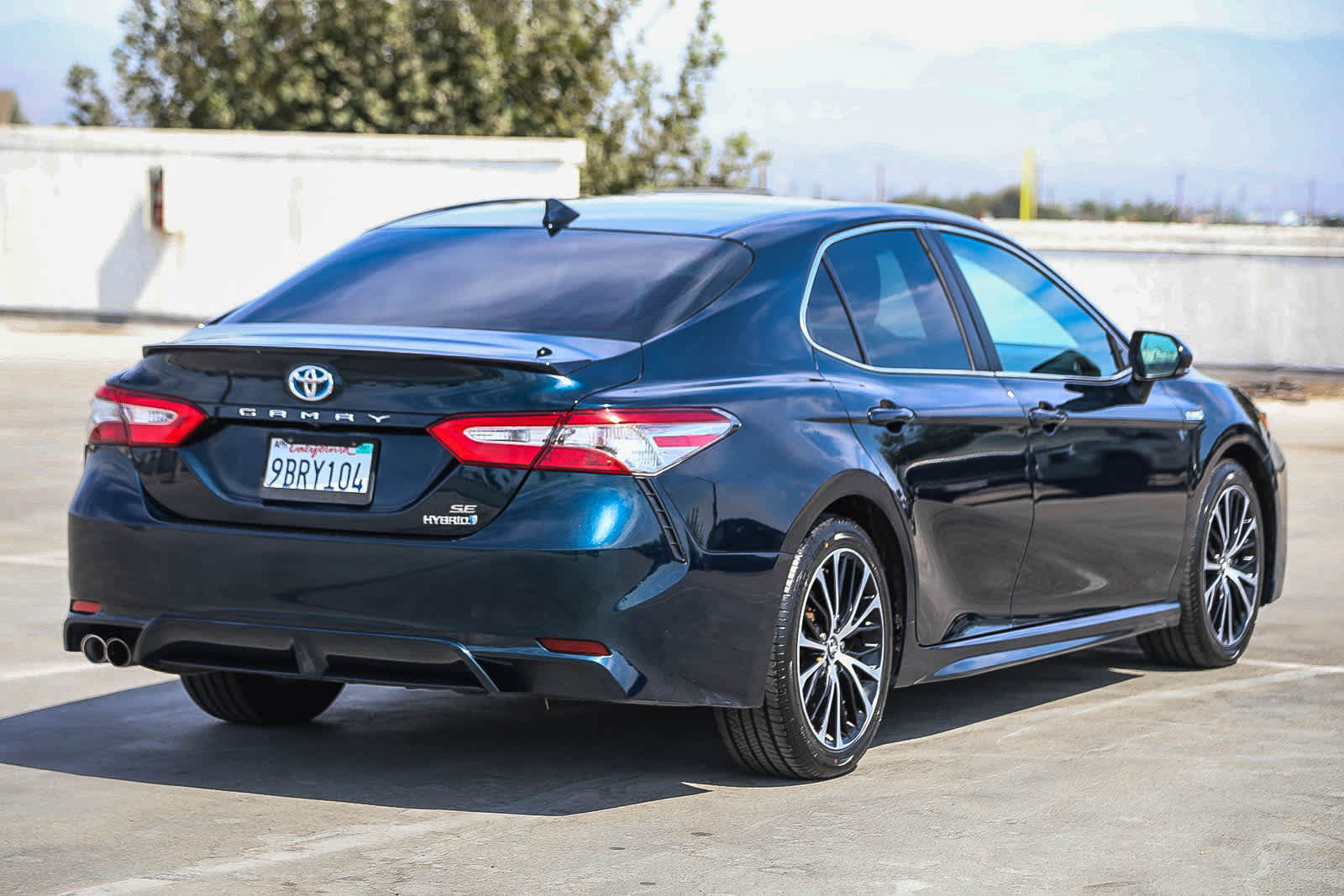 Used 2019 Toyota Camry SE w/ Audio Package FWD image 4