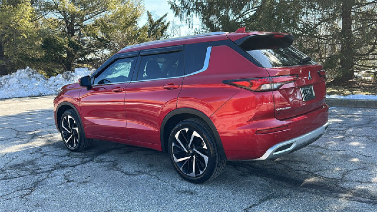 Used 2022 Mitsubishi Outlander SEL image 8