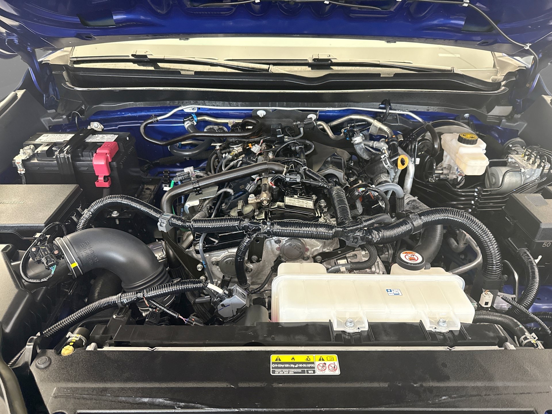 Used 2024 Toyota Tacoma SR5 AWD/4WD image 23