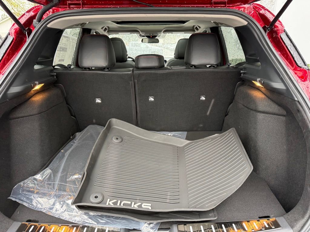 New 2026 Nissan Kicks SR w/ SR Premium Package AWD/4WD image 8