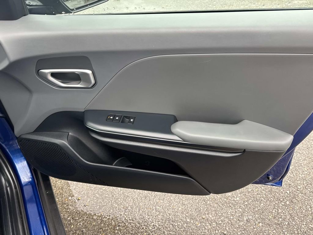 Used 2025 Kia K4 FWD image 13