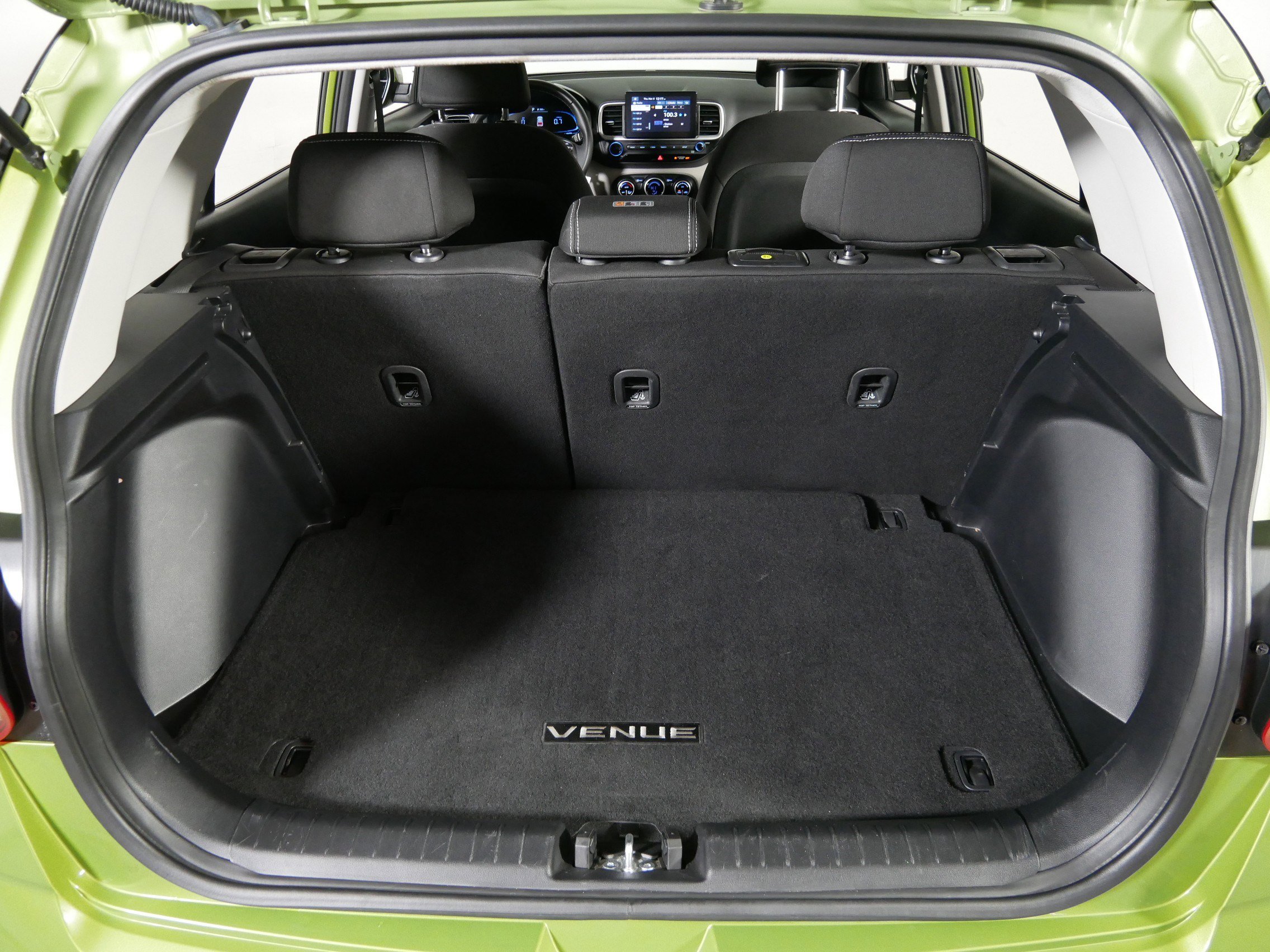 Used 2023 Hyundai Venue SEL image 18