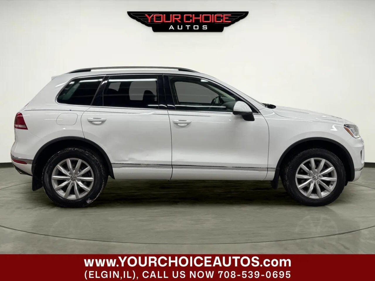 Used 2016 Volkswagen Touareg VR6 image 6