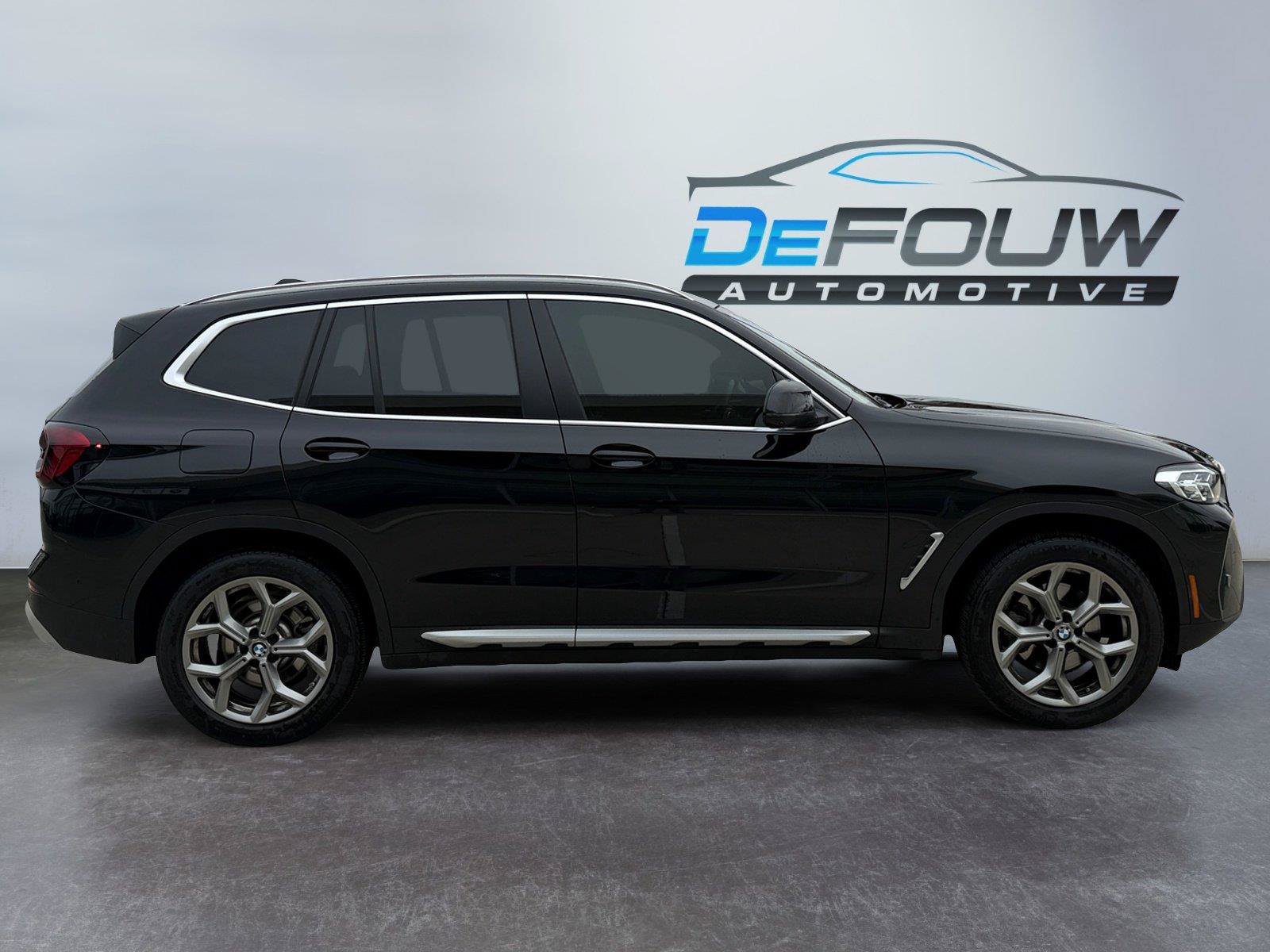 Used 2024 BMW X3 xDrive30i w/ Premium Package AWD/4WD image 2