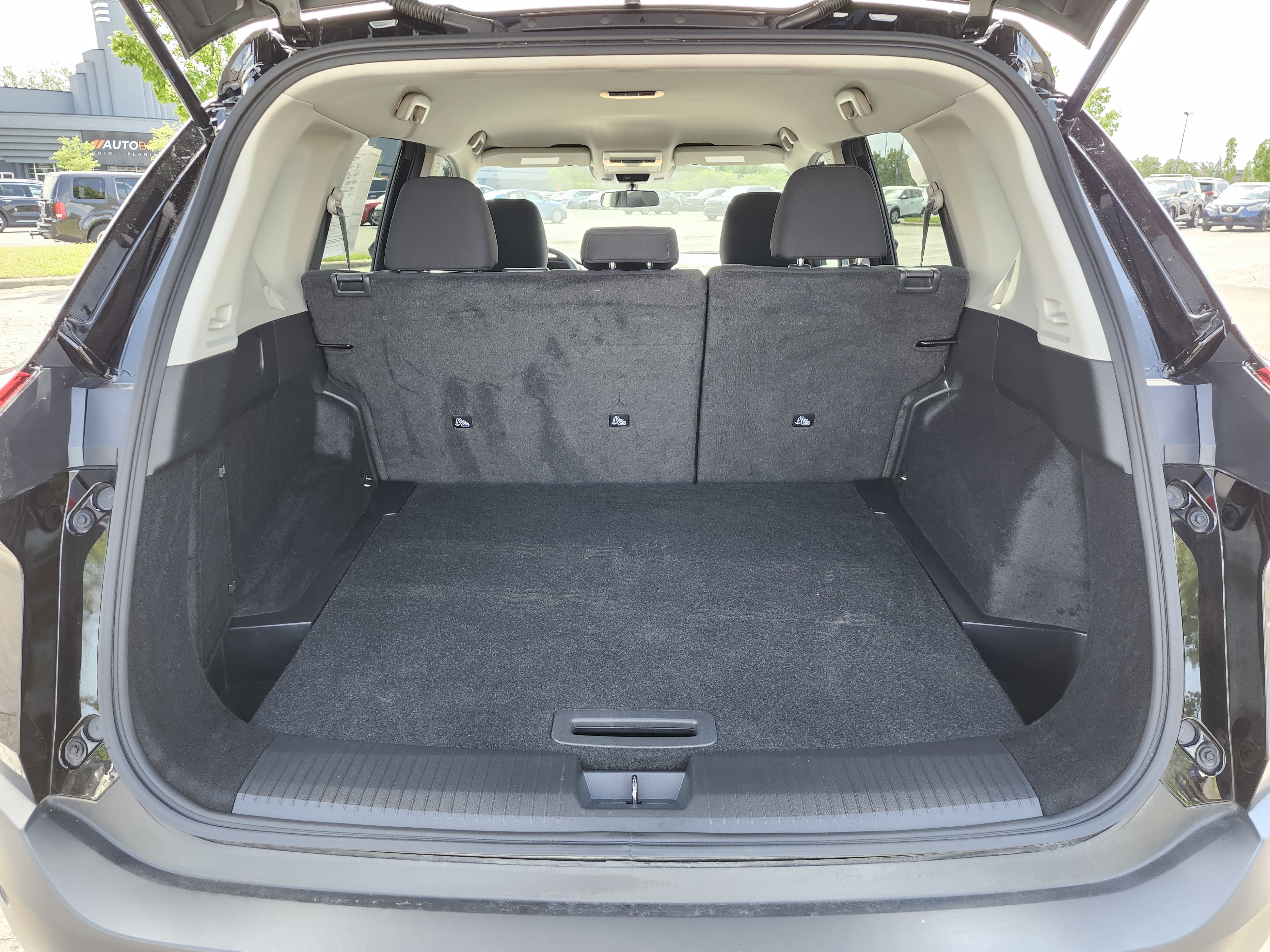 Used 2023 Nissan Rogue S AWD/4WD image 23