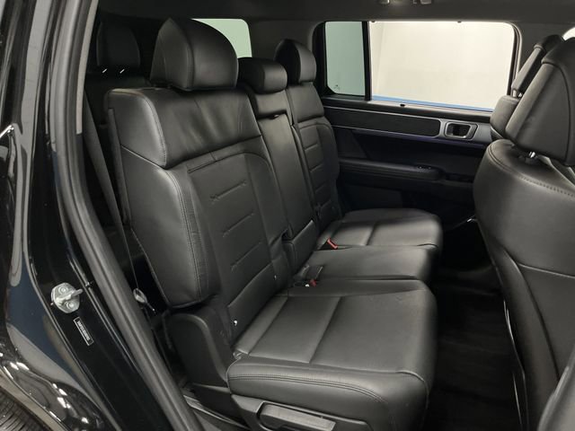 Used 2025 Hyundai Santa Fe Limited image 35