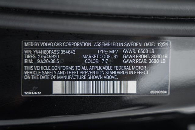 Certified 2025 Volvo XC90 T8 Core w/ Climate Package image 38