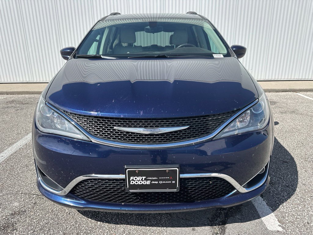 Used 2017 Chrysler Pacifica Touring-L FWD image 11