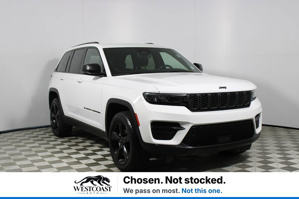 Used 2022 Jeep Grand Cherokee Altitude RWD image 1