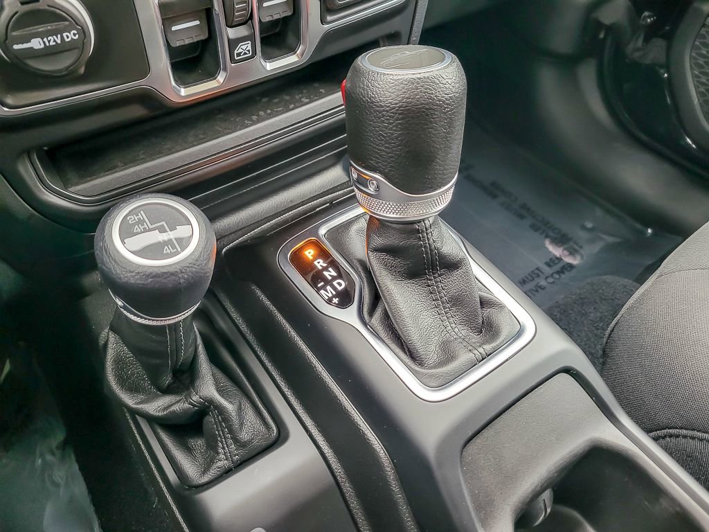 Used 2023 Jeep Gladiator Sport image 16