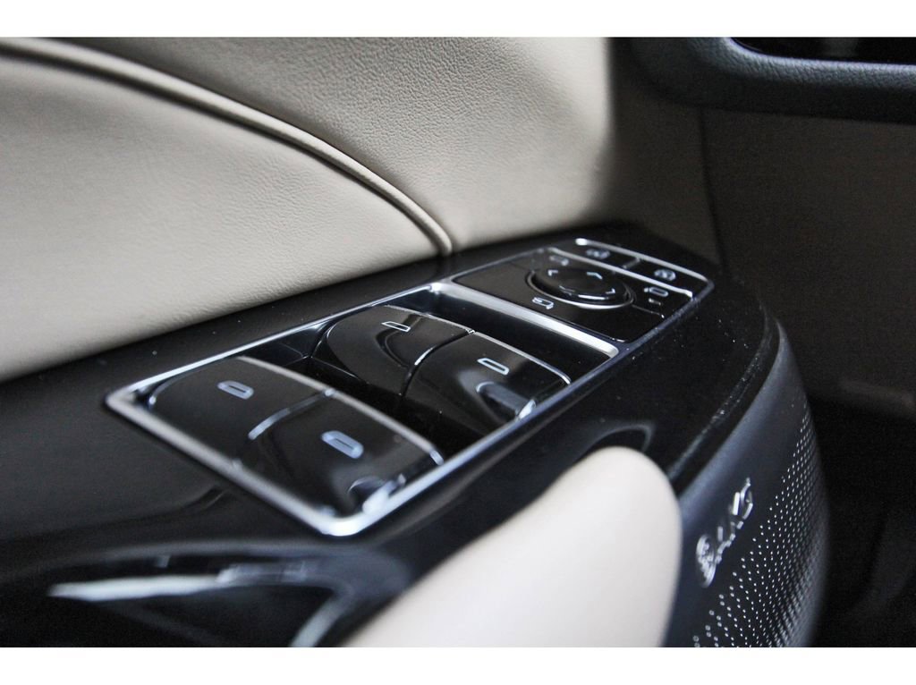 New 2025 Cadillac Lyriq Sport w/ Nappa Leather Package image 15