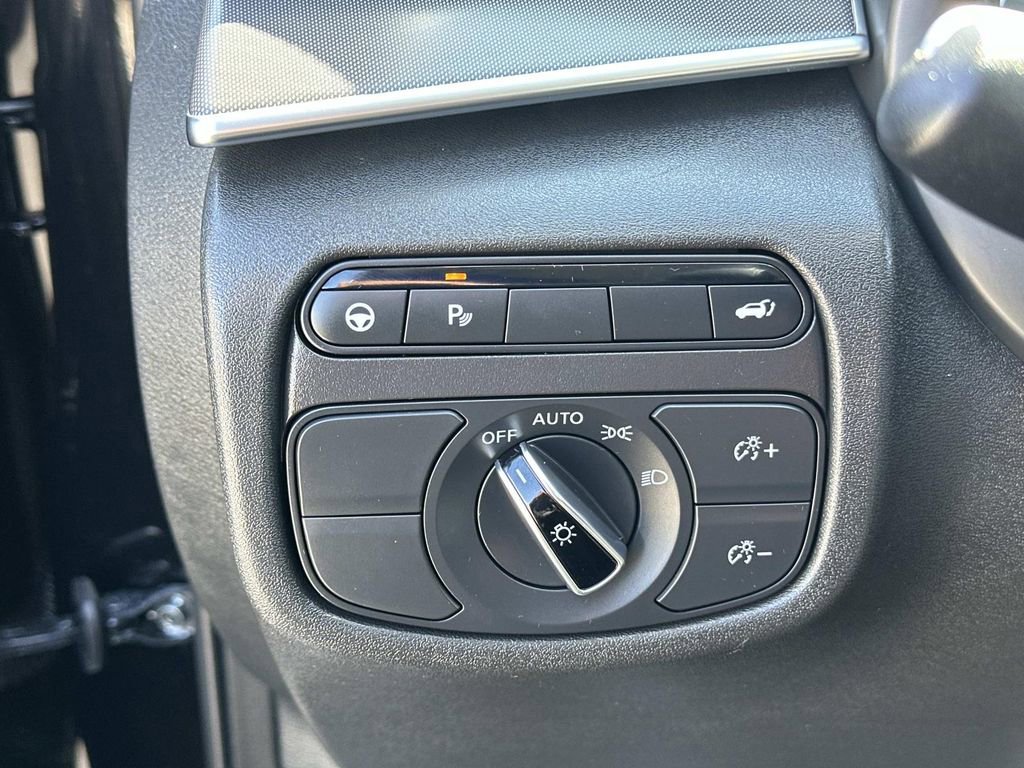 Used 2023 INFINITI QX50 Pure image 16