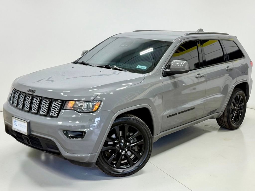 Used 2022 Jeep Grand Cherokee Laredo X AWD/4WD image 3