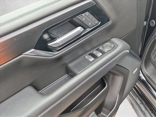 Used 2025 GMC Yukon XL Denali AWD/4WD image 15
