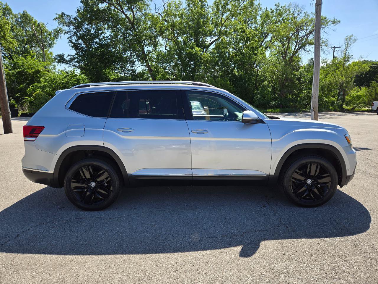 Used 2019 Volkswagen Atlas SEL Premium AWD/4WD image 4