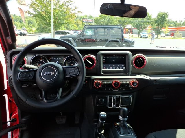 Used 2022 Jeep Gladiator Sport AWD/4WD image 6