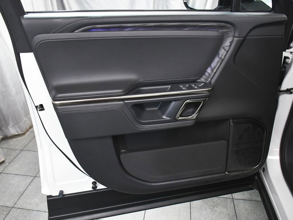 Used 2022 Rivian R1S Launch Edition image 9