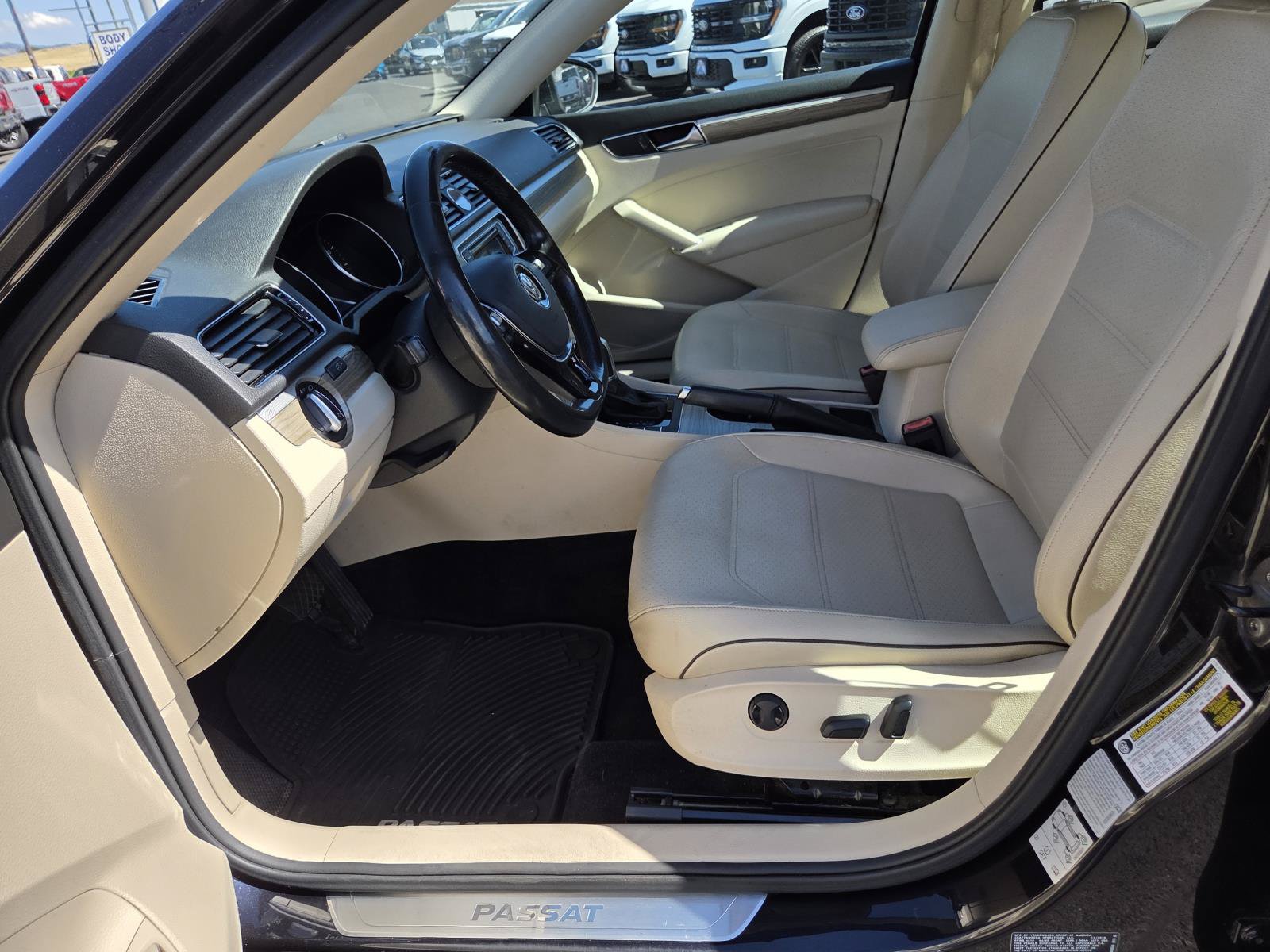 Used 2017 Volkswagen Passat 1.8T SE FWD image 10