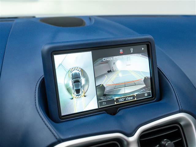 Used 2023 Aston Martin V8 Vantage Roadster image 34