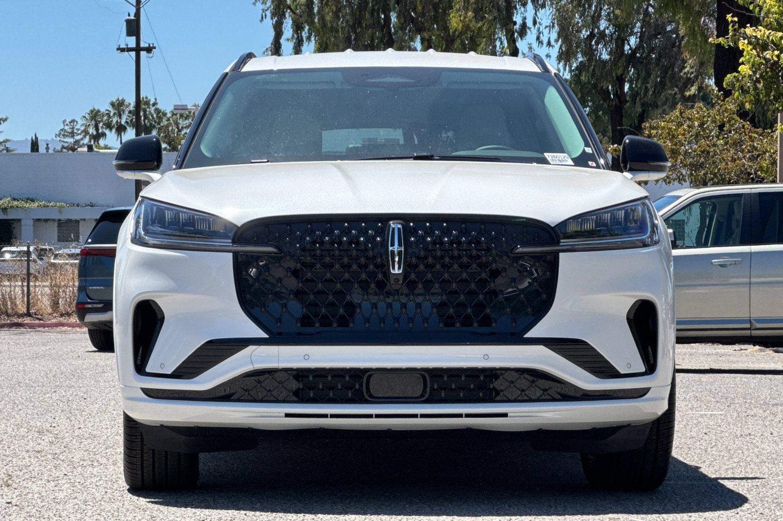 New 2026 Lincoln Aviator AWD w/ Jet Appearance Package image 6