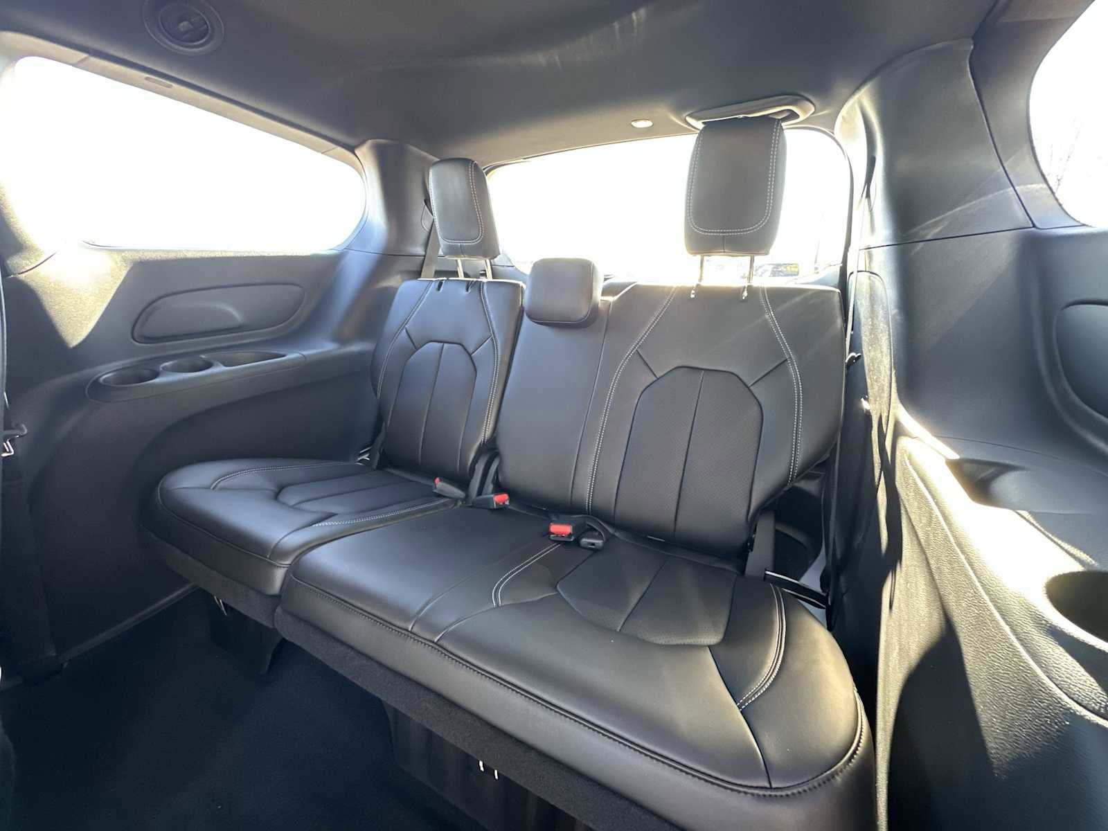 New 2026 Chrysler Pacifica Select image 23