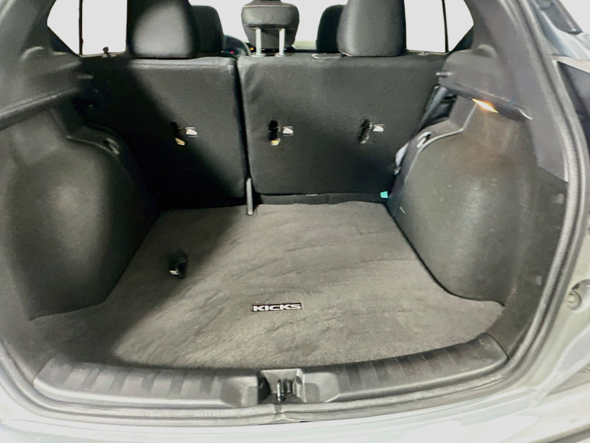 Used 2023 Nissan Kicks SR FWD image 26