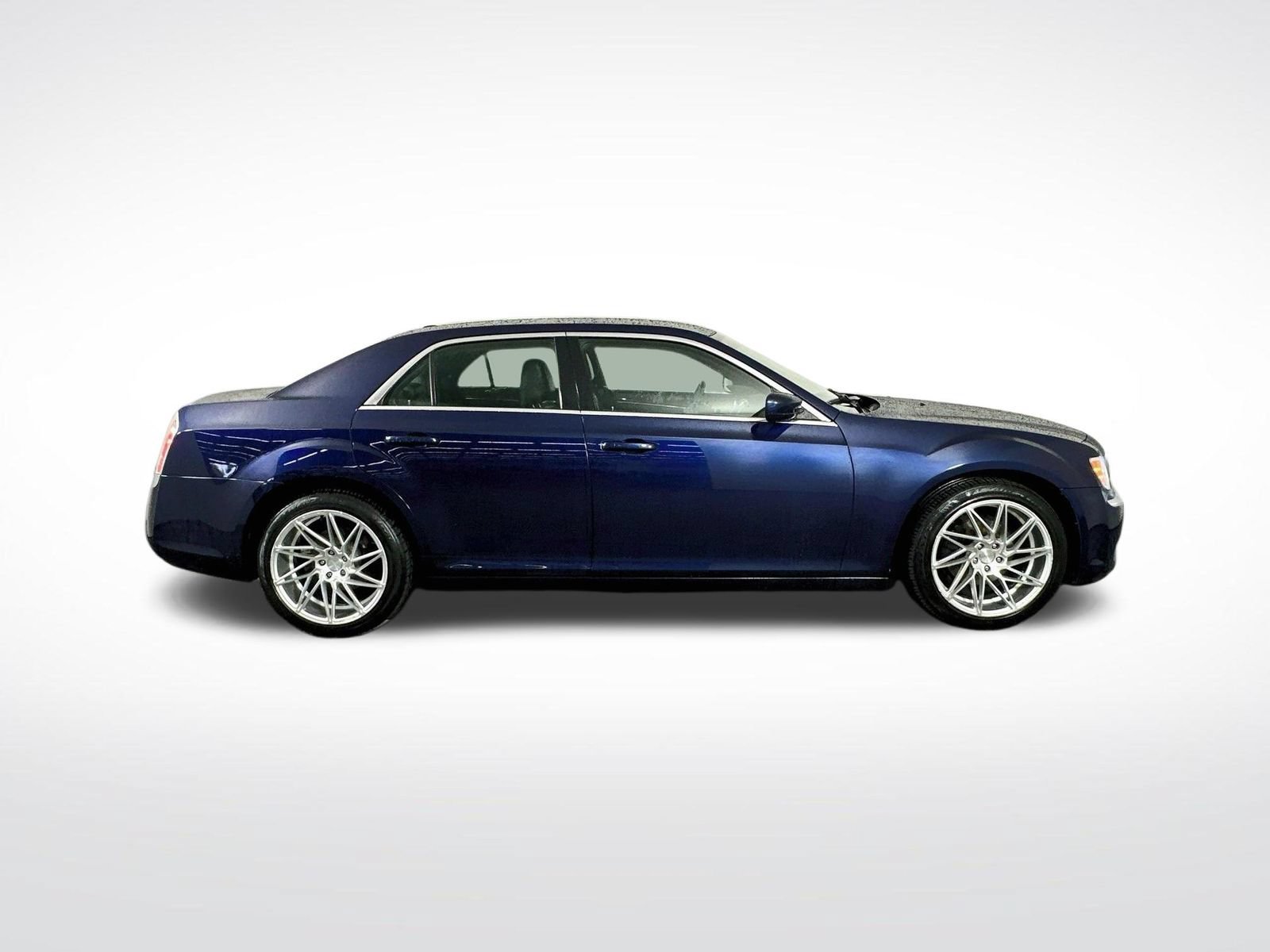 Used 2013 Chrysler 300 RWD image 9