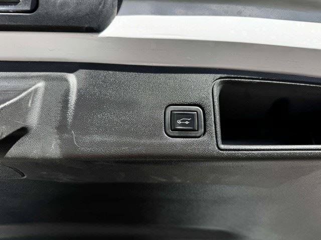 Used 2023 GMC Terrain SLE w/ Driver Convenience Package FWD image 55