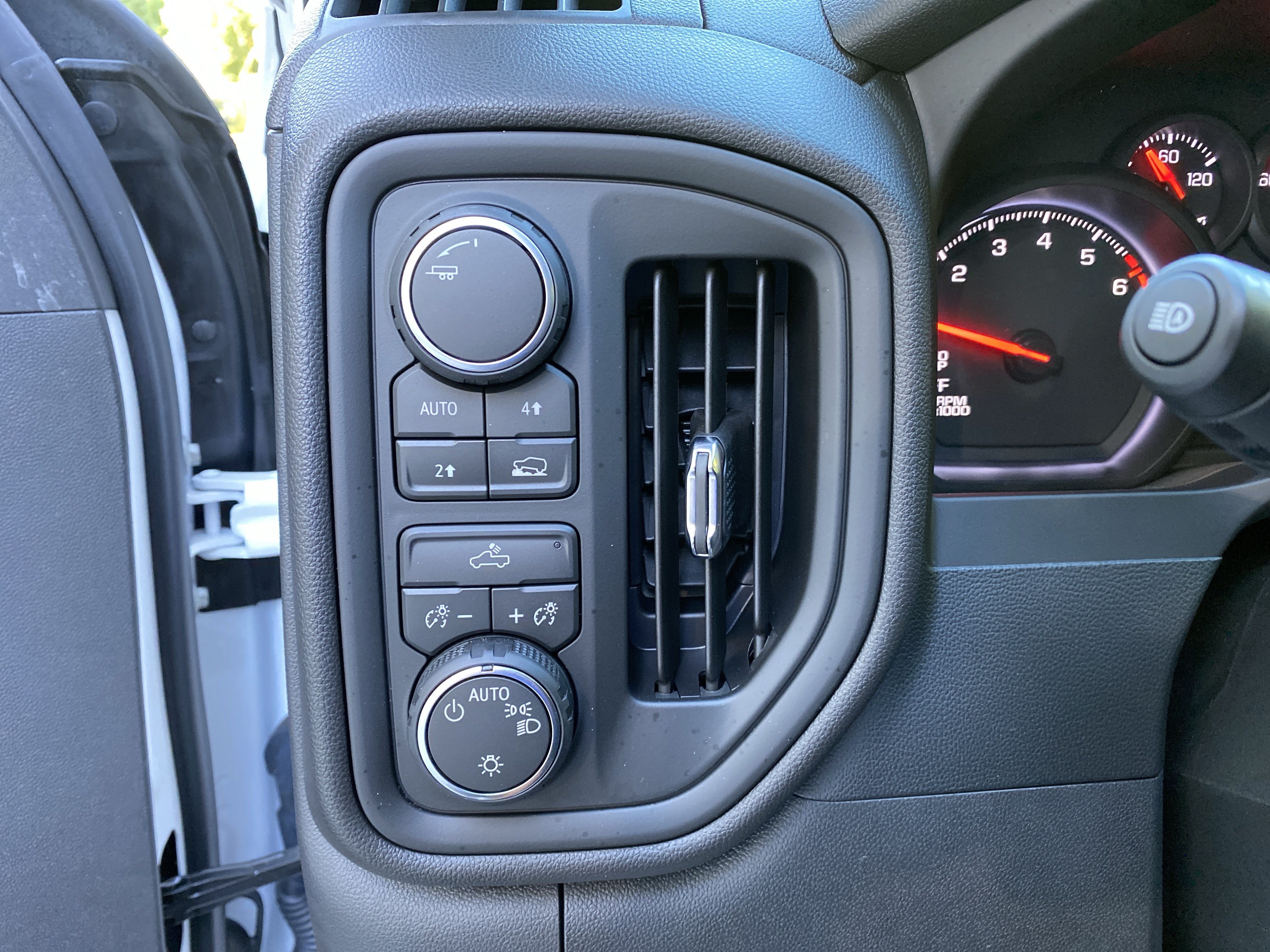 Used 2026 Chevrolet Silverado 1500 Custom w/ Turbomax Blackout Package AWD/4WD image 18
