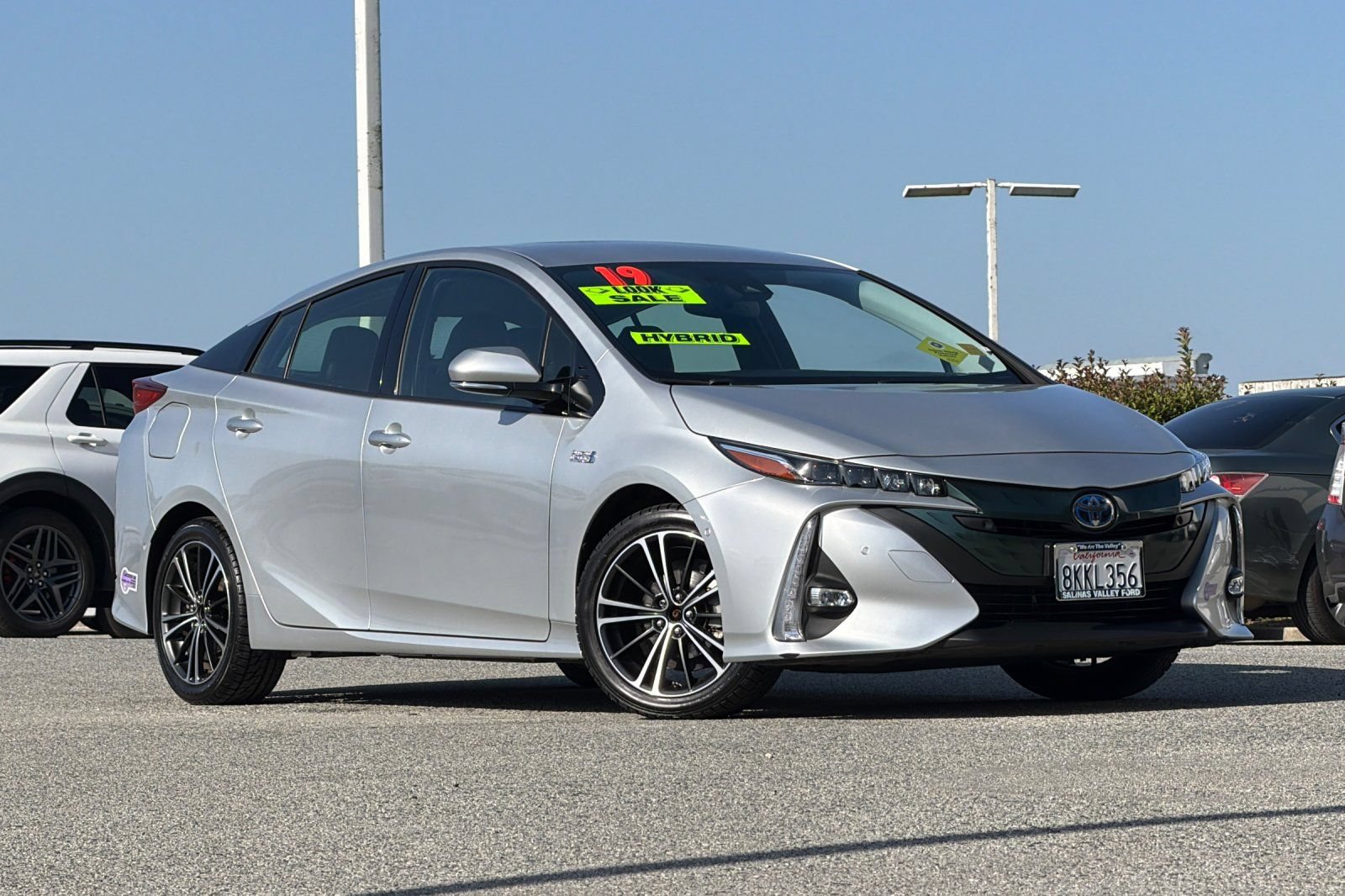 Used 2019 Toyota Prius Prime Advanced w/ Carpet Mat Package FWD image 2